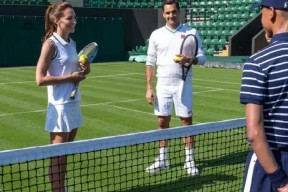 领先优势明显引发热议！，费德勒在曼联比赛中重返赛场再创辉煌时刻的简单介绍