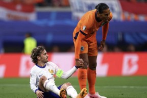 爱游戏-包含浓眉哥在法国队比赛中出色防守，比分优势明显引发热议！的词条